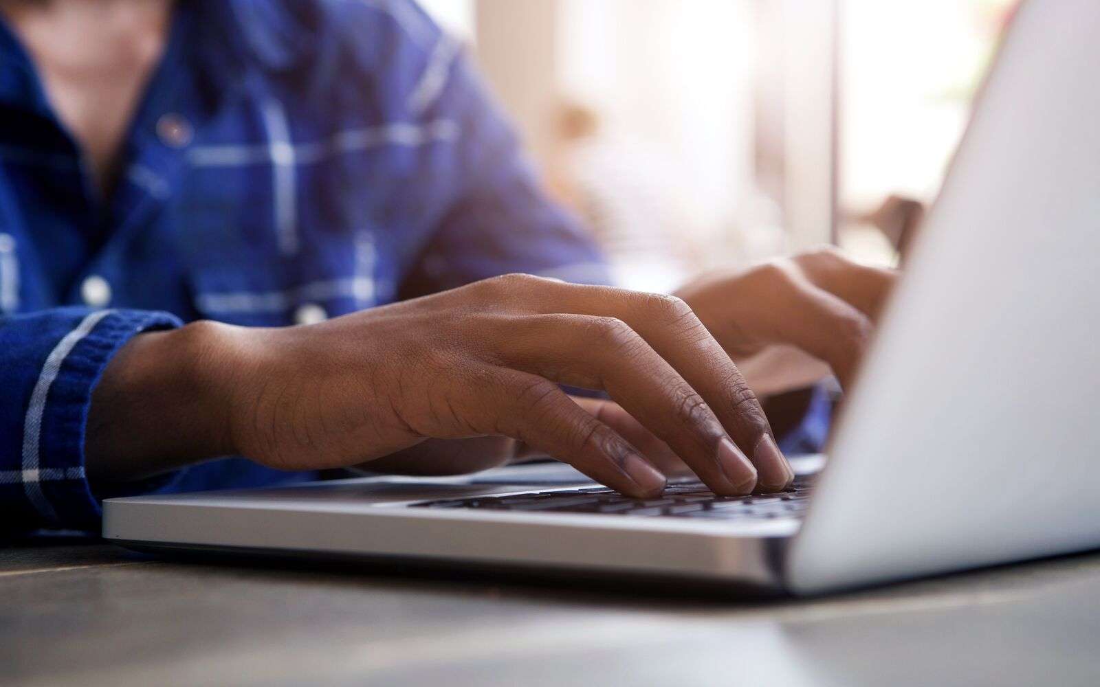 WebsiteJpg_XL-FCOMP_Main-Visual_Purple_Website